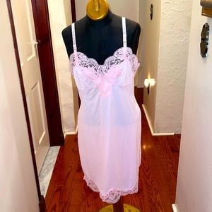 Pink Lace Slip / Lingerie Slip Dress. 90s, cute layer piece.